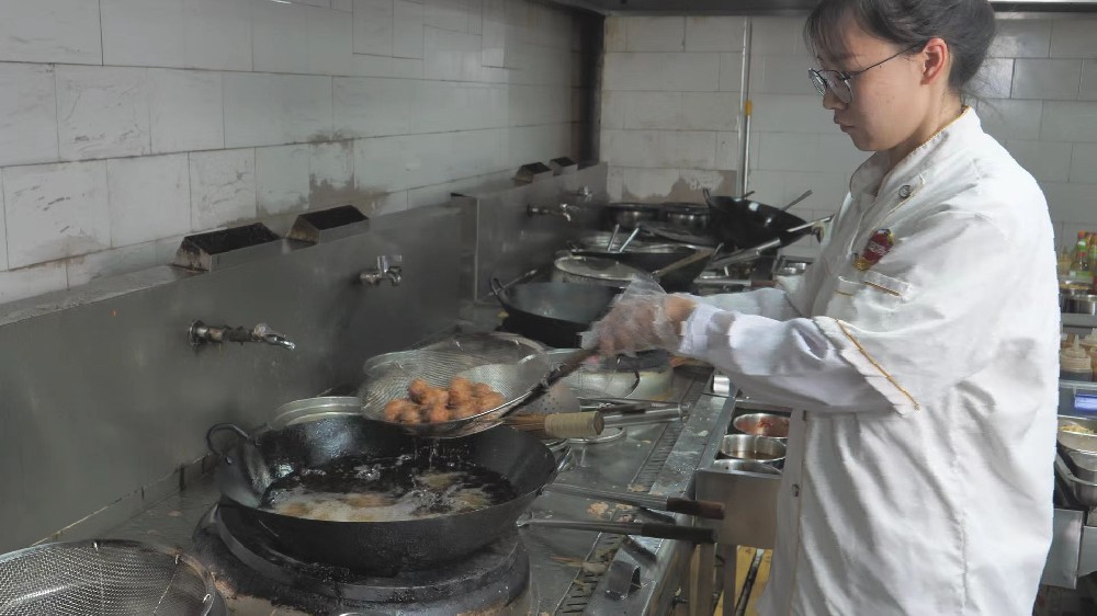 托县佳和大酒店“八大碗”传统烹饪技艺